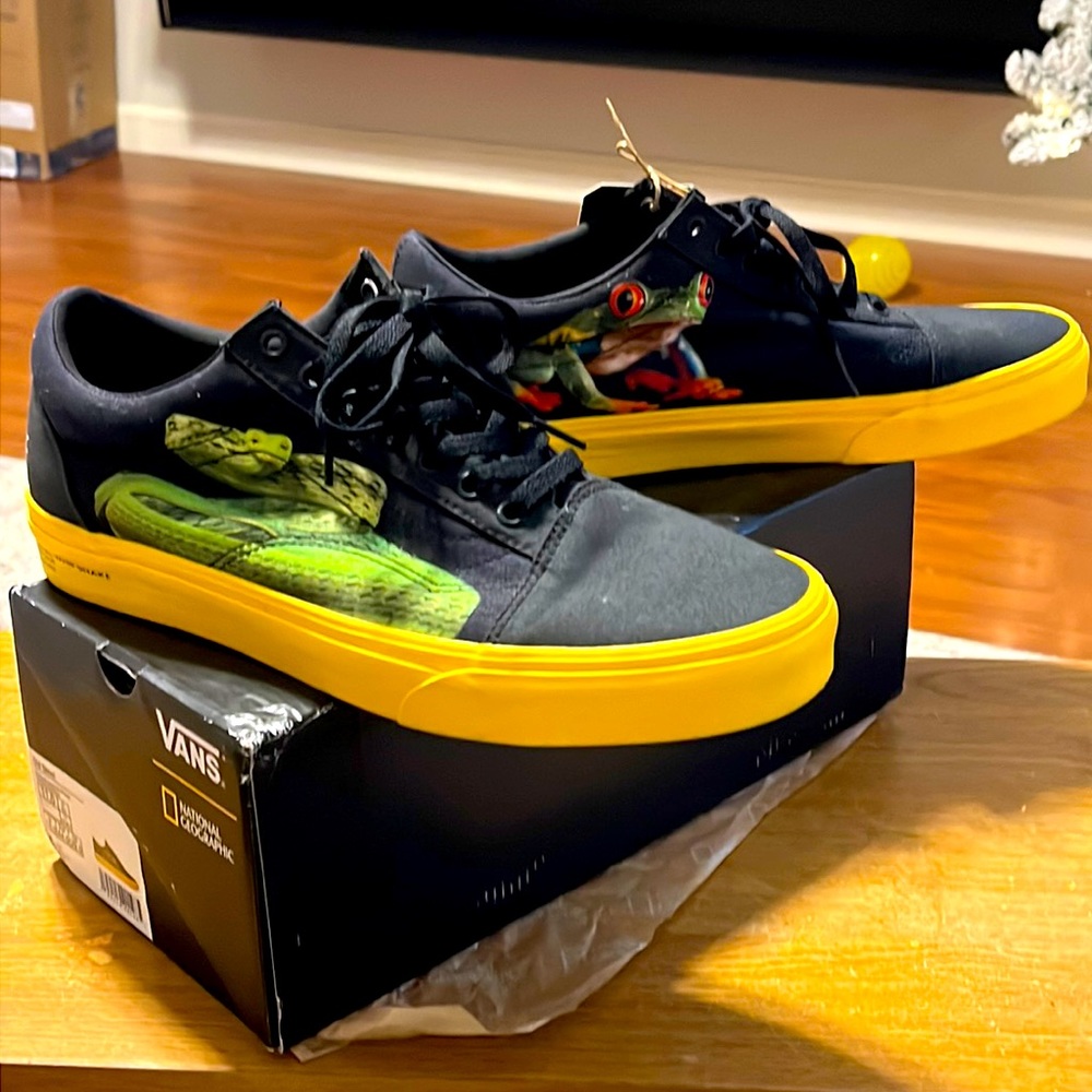 Limited Edition National Geographic Vans. Size 11M black and yellow